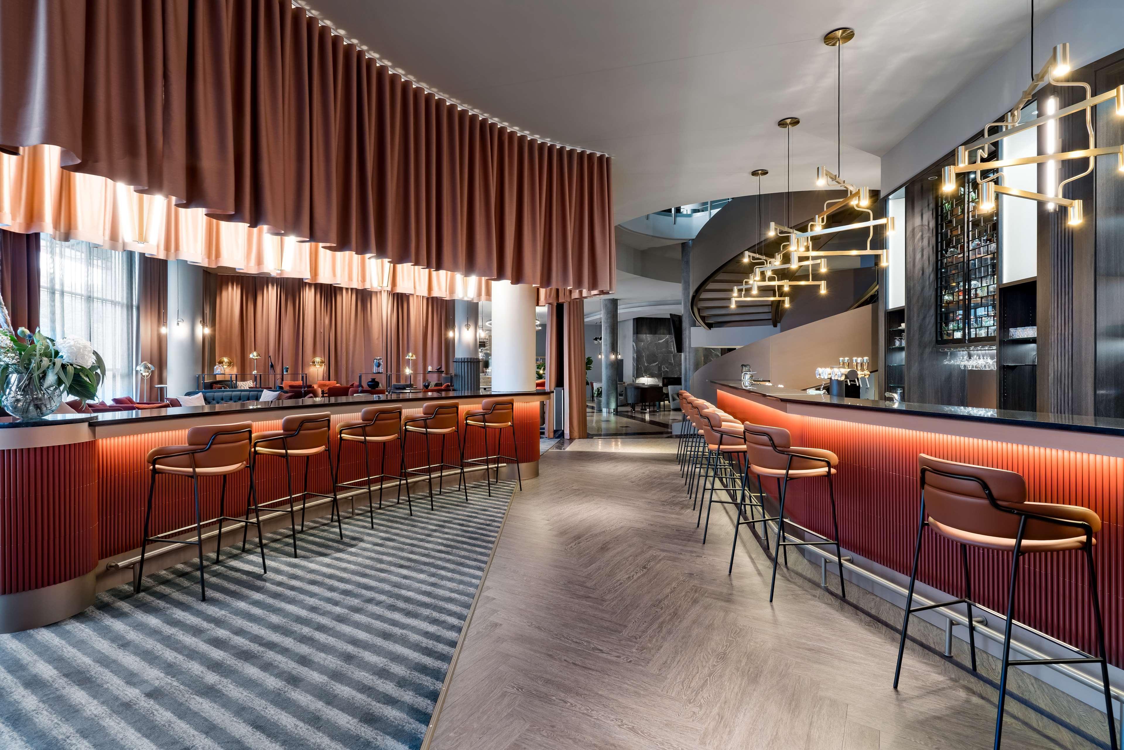 Khách sạn Radisson Blu Latvija Conference & Hotel, 4*